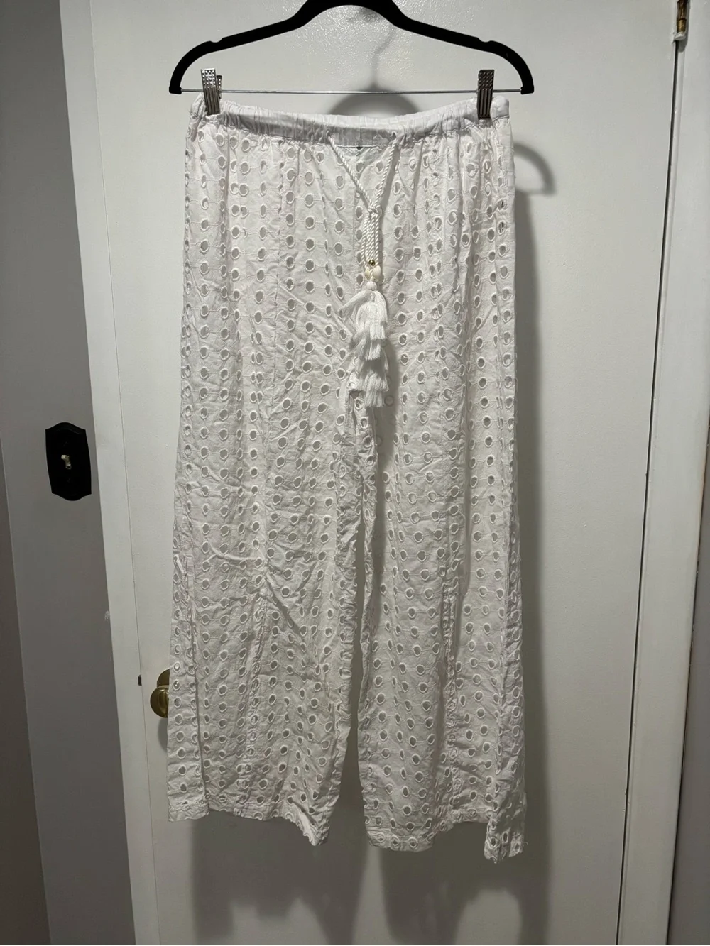 True Destinations White Eyelet Swim Coverup Pants with Tassel Drawstring Large